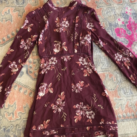 Astr Dresses & Skirts - ASTR long sleeve floral dress